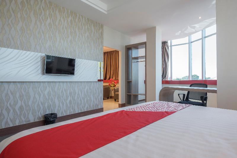 Collection O 1301 Hotel Grand Citra Макасар Экстерьер фото